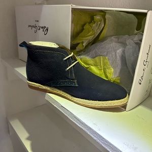 Robert Graham Kamiko desert boots navy. New with tags and box size 8 1/2 men’s.
